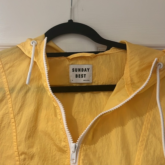 Sunday Best Rain Jacket - Picture 2 of 3